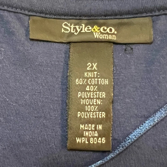 Style & Co Short Sleeved Navy Tee with Silky Pleated Back. Size 2X. - Picture 3 of 7